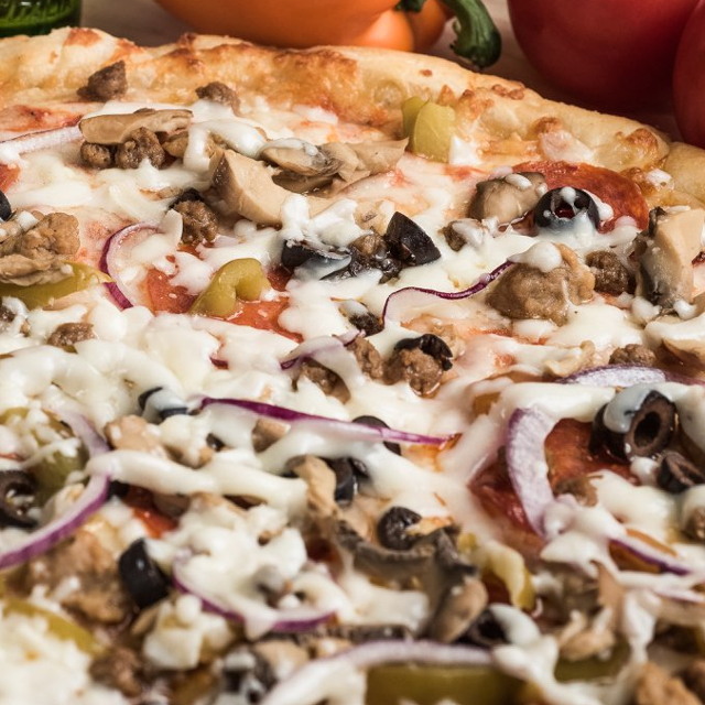 Roma's Deluxe Pizza (Large 18" (8 Slices)).