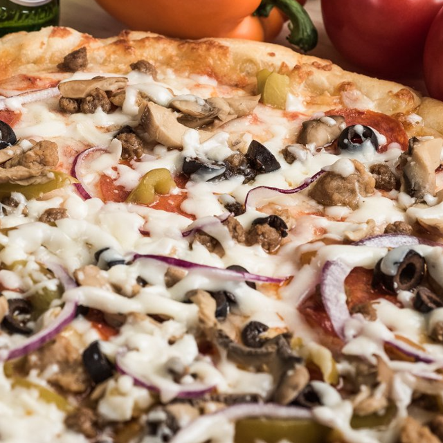 Roma's Deluxe Pizza (X-Large 20" (12 Slices)).